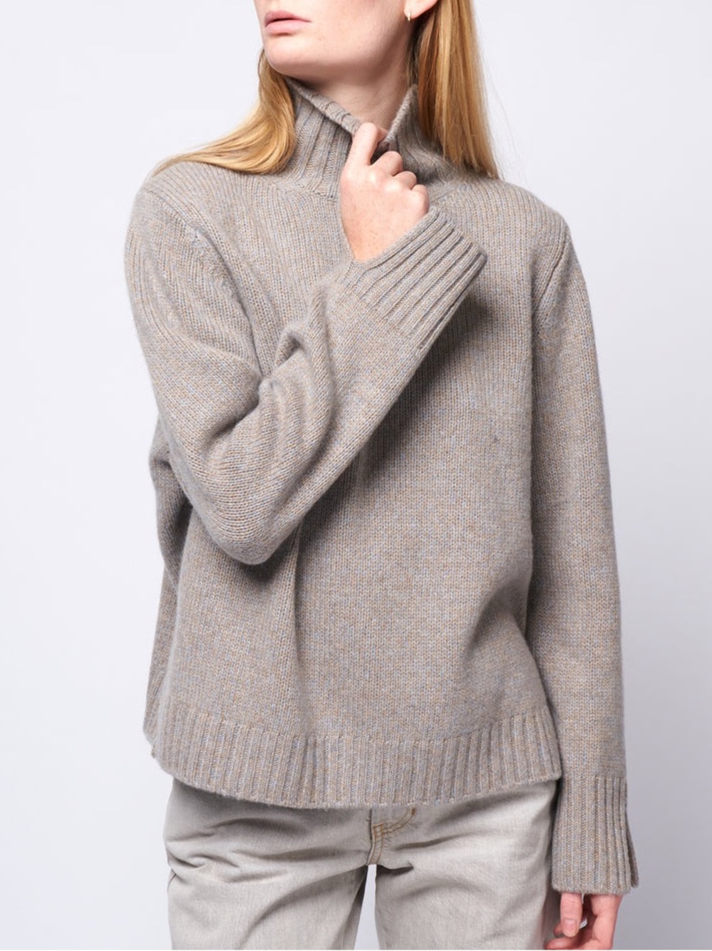 Allude 100% Cashmere Turtleneck Sweater - Medium